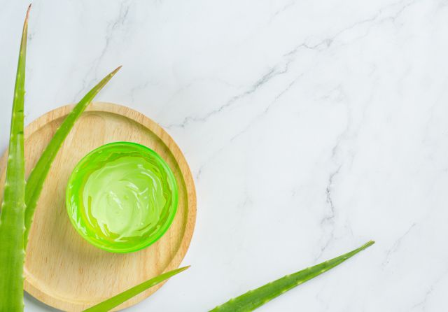 Les bienfaits de l'aloe vera contre les poches sous les yeux et les cernes sous les yeux